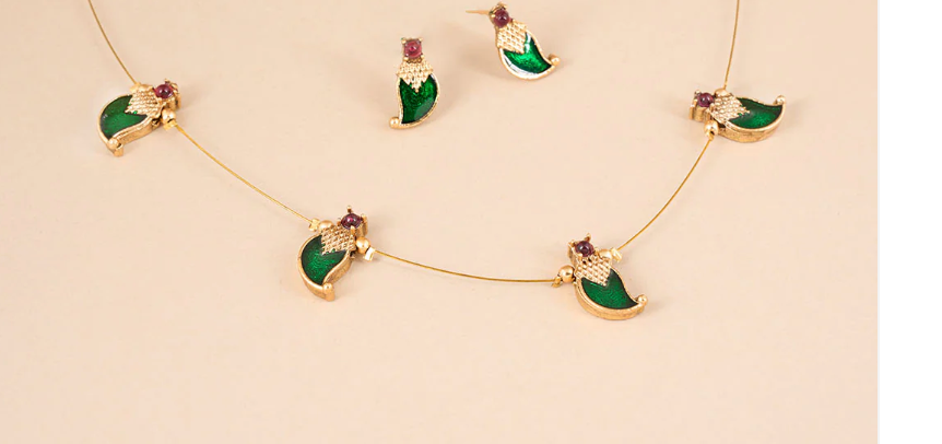 Green Mango Invisible Antique Necklace